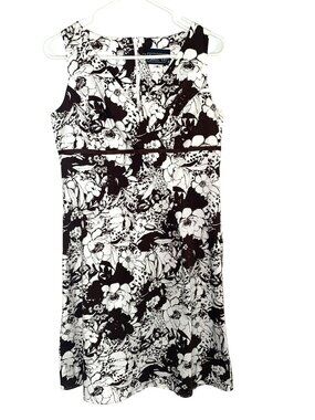 Suits Us Sleeveless Floral Brown & White V-Neck Dress Size 8